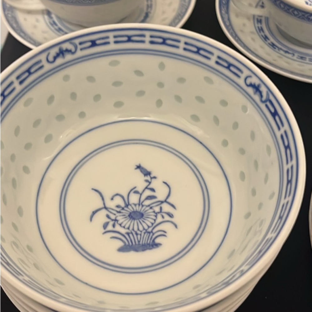 Elegant Blue and White Floral Bowl Set